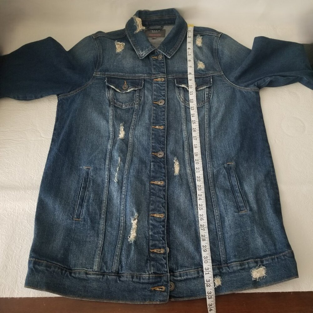 Torrid Womens 2 / 2X Long Line 99% Cotton Blue Denim Jean Jacket Button Up - Picture 12 of 15